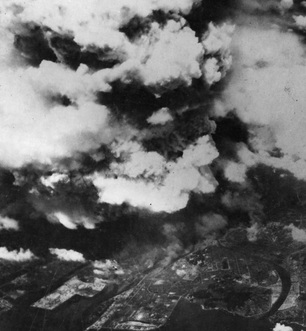 Massive cloud obscuring Hiroshima